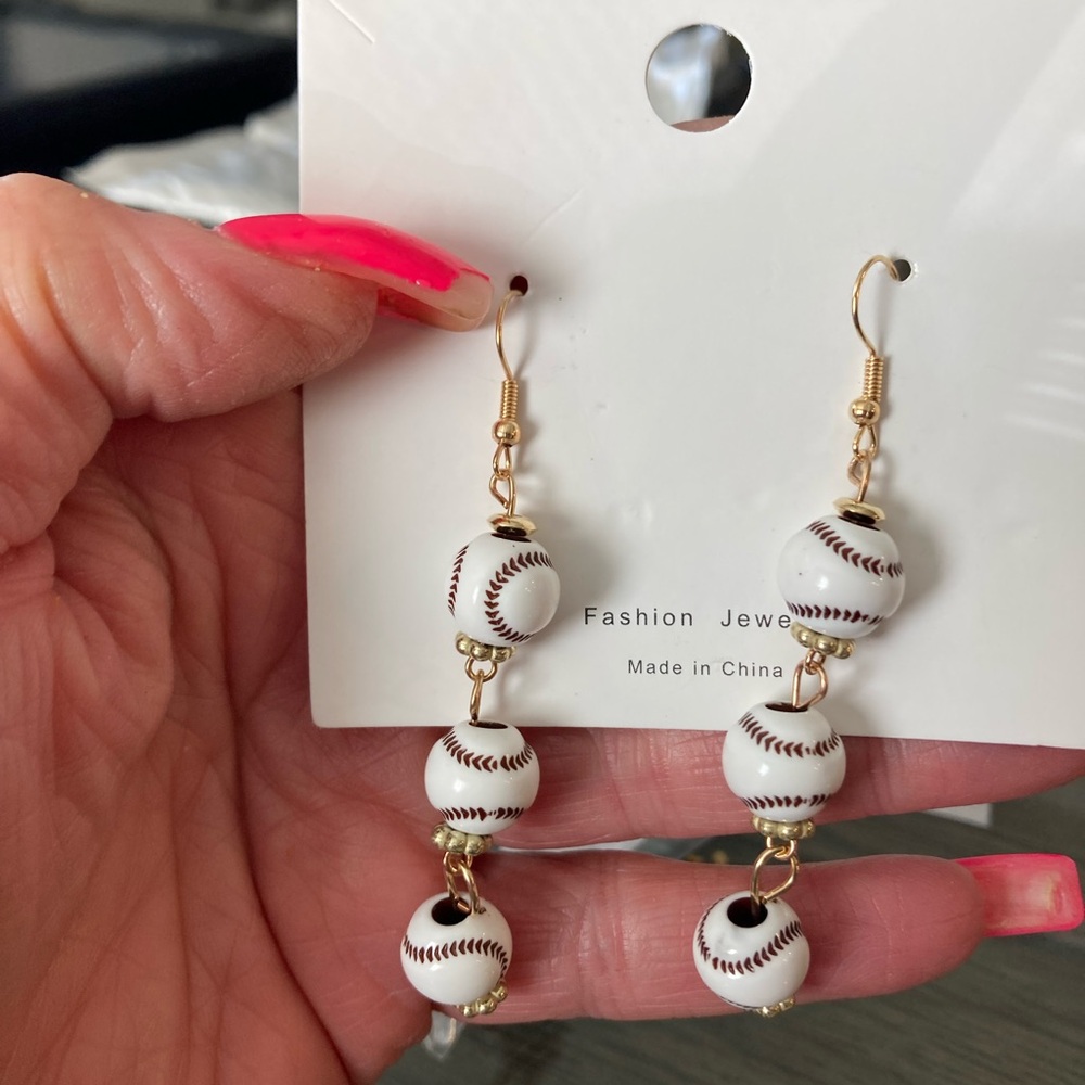 Earrings- Baseball dangle, earrings .These earrings are unique nwt - Picture 8 of 8